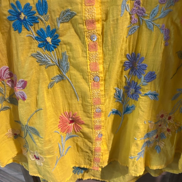 Johnny Was Evangeline Yellow Botton Down Emroidered Puss Sleeve Top - Picture 4 of 9
